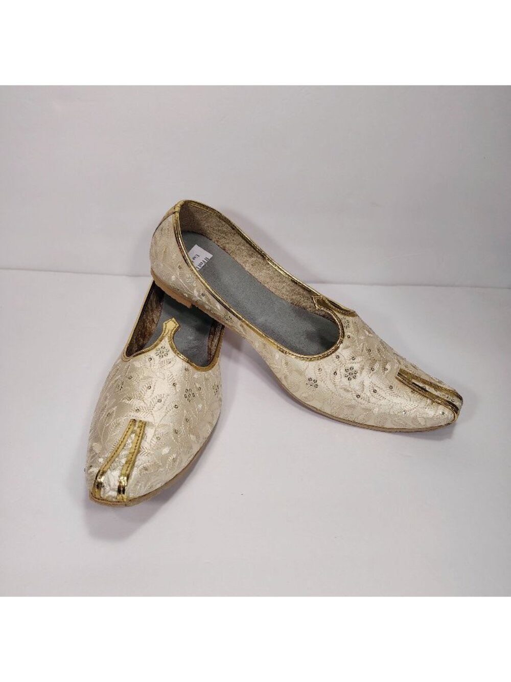 Traditional Ethnic Cream Mojari Shoes  Size 12 Gold Embroidery Split Toe Design